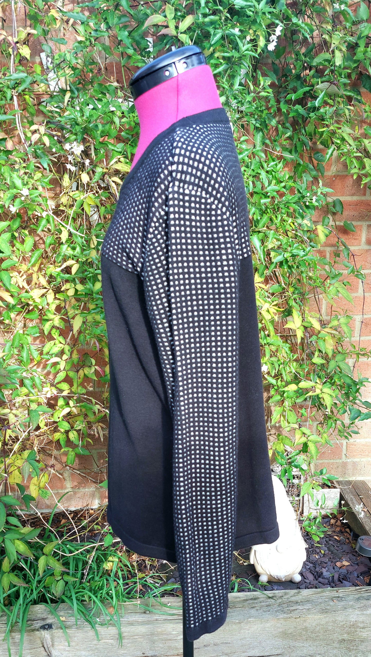 SIZE L YESSICA BLACK JUMPER WITH WHITE DOTS